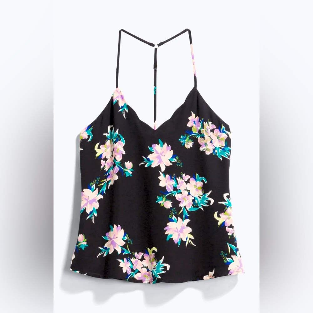 NINE BRITTON
Jacki Scallop Detail Blouse